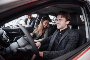 Voitures d&rsquo;occasion petit budget : des atouts que vous n&rsquo;imaginez pas